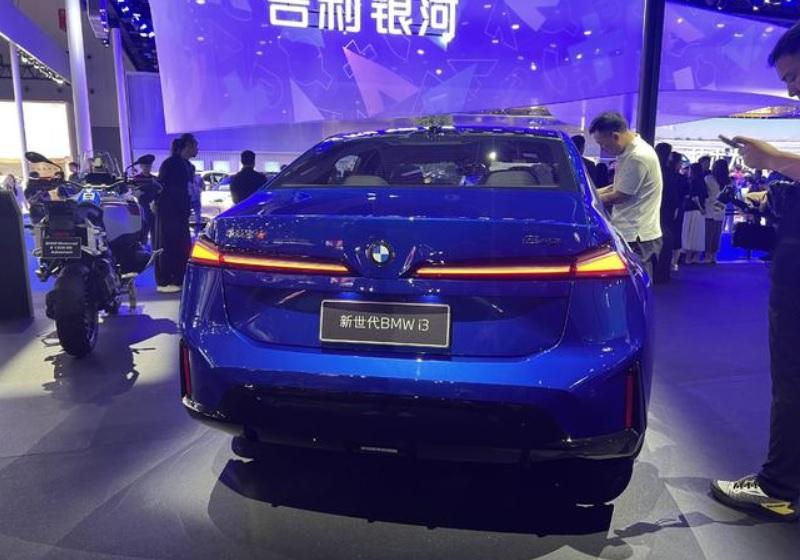 BMW представи мощна електрическа „тройка“ с пробег над 1000 км