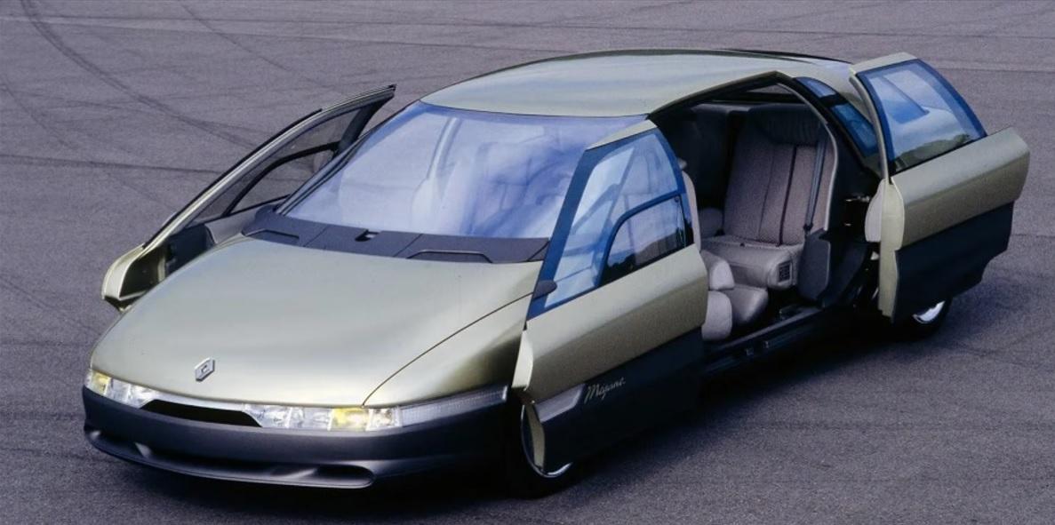 С камери, телевизори и компютър: какъв беше първият Renault Megane от 1988 година