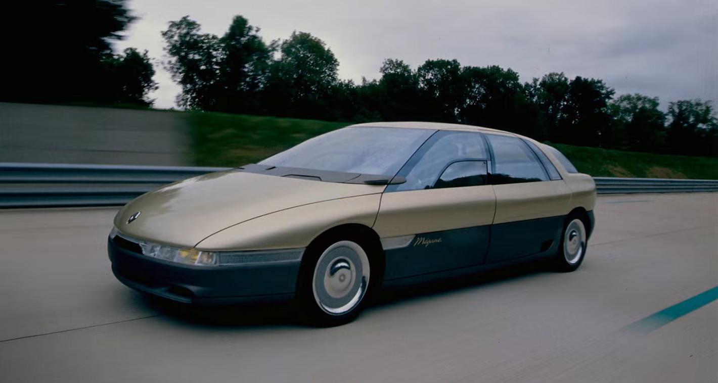 С камери, телевизори и компютър: какъв беше първият Renault Megane от 1988 година