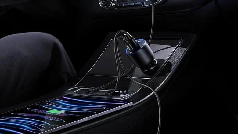 Телефонът се зарежда бавно в колата: Проверете зарядното и USB кабела
