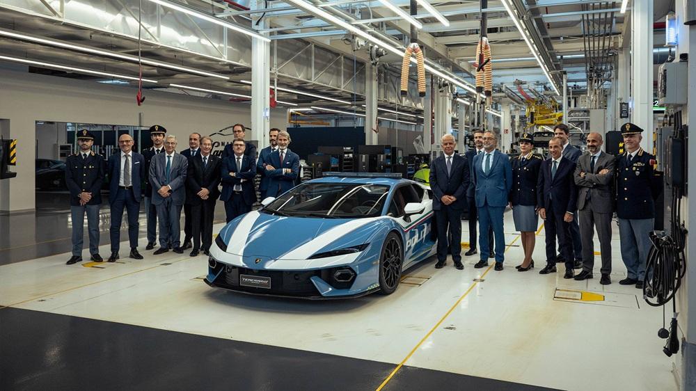 Lamborghini пусна модела Temerario за полицията, развива скорост от 343 км/ч