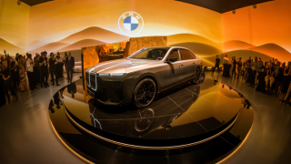 BMW показа новата ера на своите автомобили: Дебют на новия X5 и драстично обновената Серия 7
