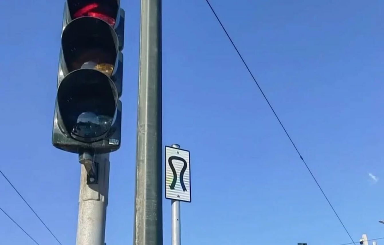 Внимавайте в Гърция: Нов пътен знак с буквата „Омега“ носи солена глоба от 700 евро