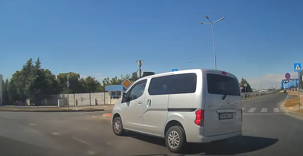 "Дясностоящ" в кръгово: Пловдивчани спорят кой е с предимство