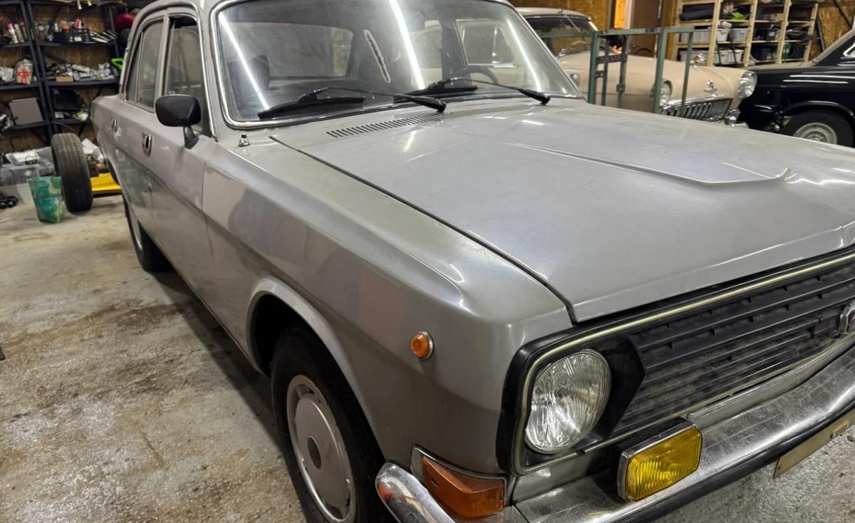 Продава се рядка "догонваща" Волга с двигател V8, създадена специално за КГБ