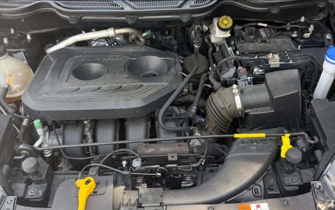 Продава се уникален шестколесен кросоувър Ford