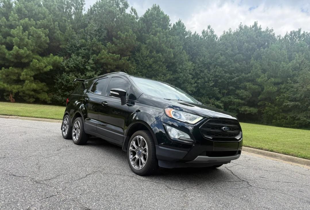Продава се уникален шестколесен кросоувър Ford
