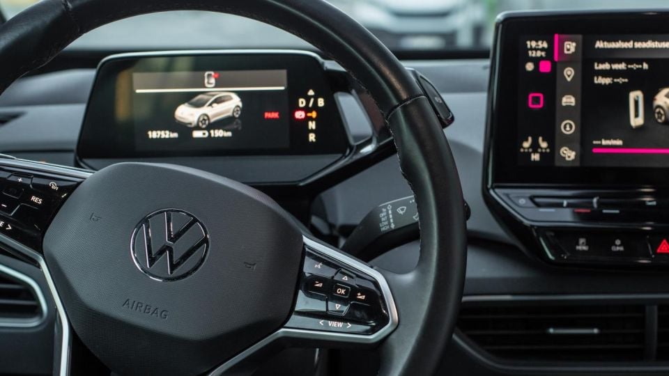 Volkswagen изтегля над 3 милиона автомобила заради проблем с кормилната уредба