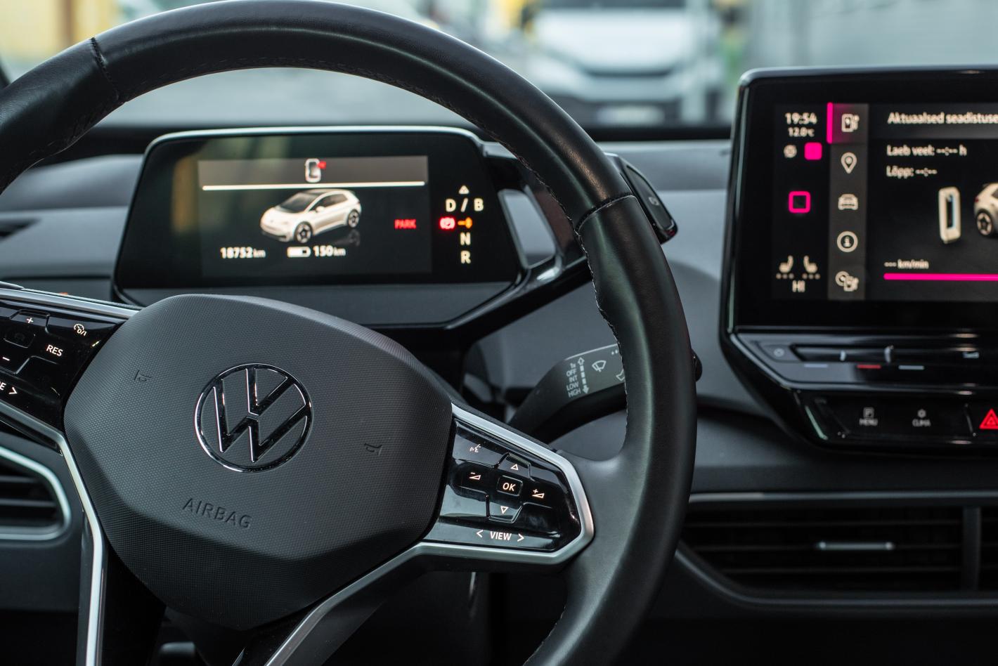 Volkswagen изтегля над 3 милиона автомобила заради проблем с кормилната уредба