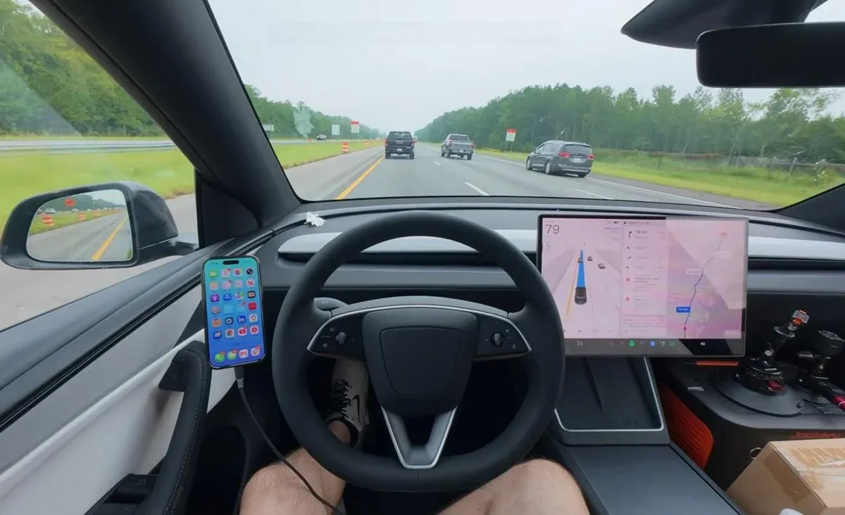 Собственикът на Tesla се опита да измине 2000 км на автопилот: какво се обърка