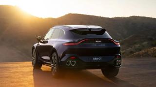 Много мощен и с необичаен салон: Aston Martin представи новия DBX GT
