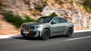 BMW iX4: 828 км  пробег с едно зареждане за 10 минути