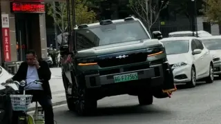 Благодарение на уникалното си окачване BYD потегли със скоба на едното колело