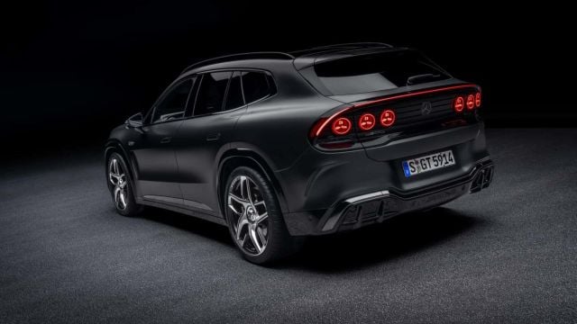 Новият кросоувър Mercedes-AMG GT впечатлява с мощността си и се зарежда за минути