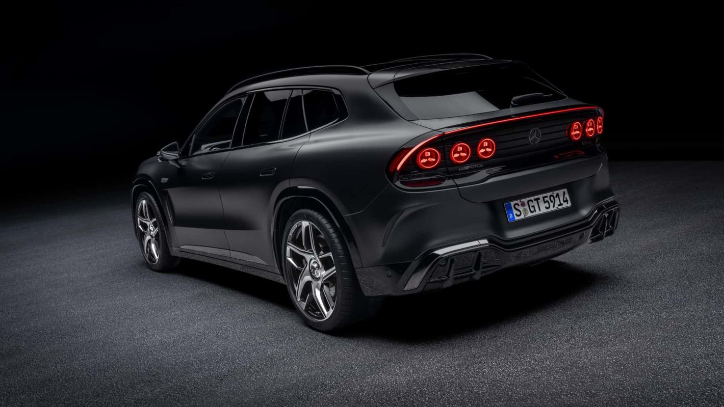 Новият кросоувър Mercedes-AMG GT впечатлява с мощността си и се зарежда за минути