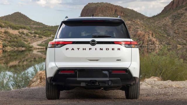 Nissan възкреси легенда от 80-те: новият Pathfinder изненада с ретро дизайна и възможностите си