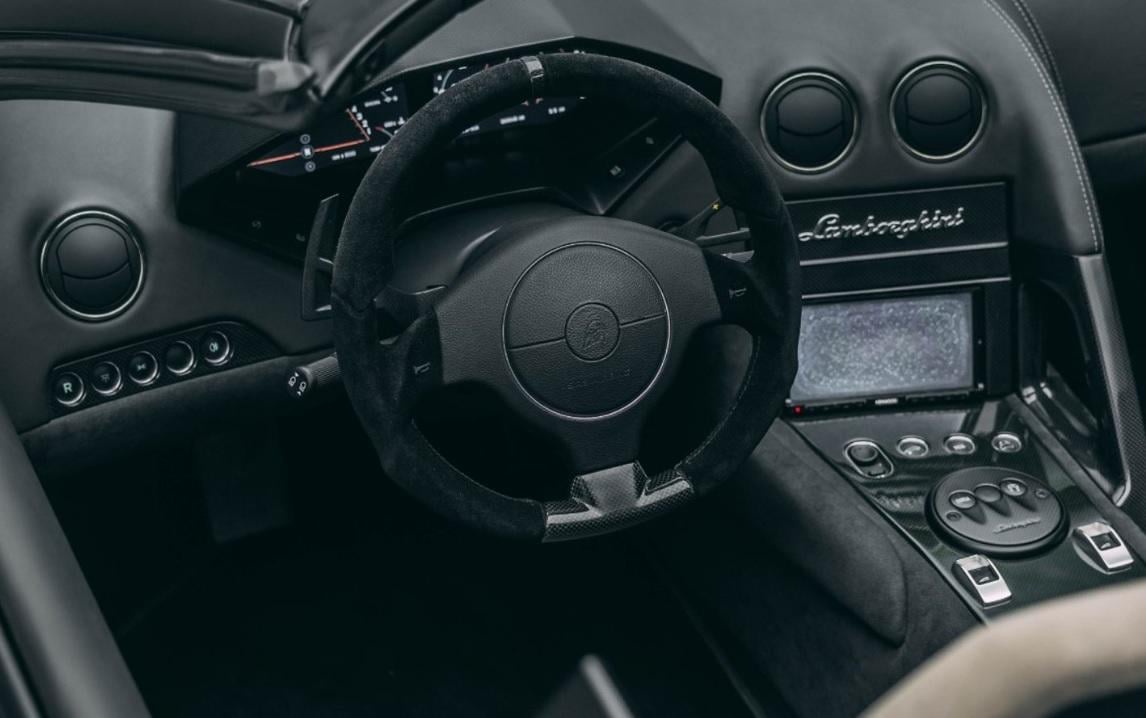 Капсула на времето за $3 милиона: Продава се уникален Lamborghini почти без пробег