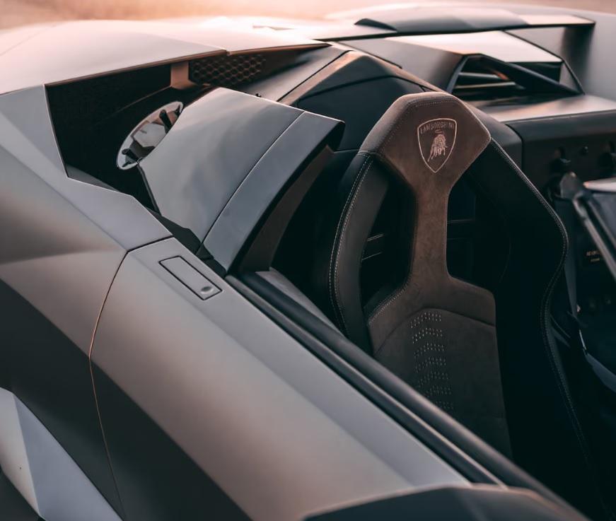 Капсула на времето за $3 милиона: Продава се уникален Lamborghini почти без пробег