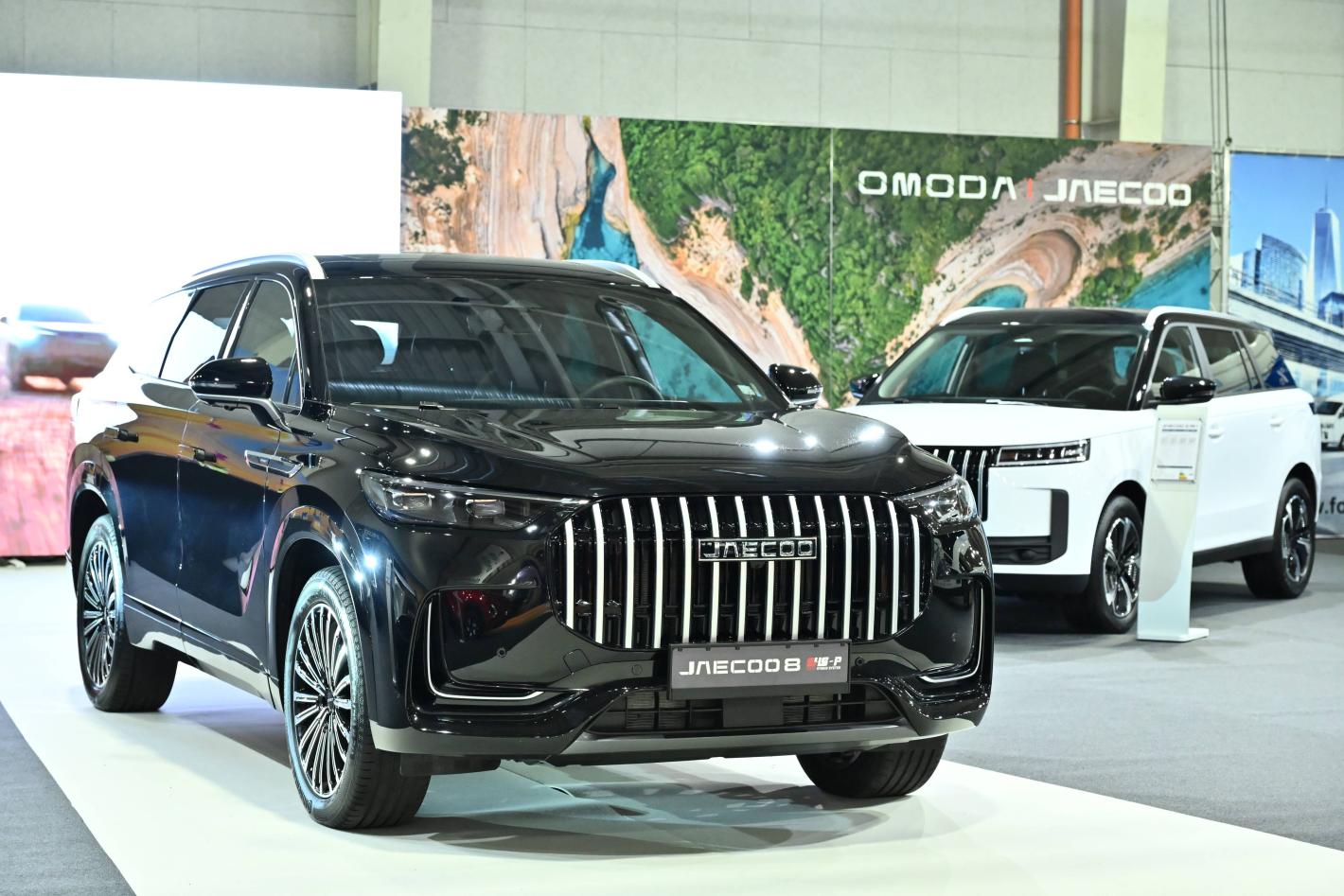 Лукс, 7 места и над 1000 км пробег: Новият SUV гигант JAECOO 8 SHS-P вече е в България