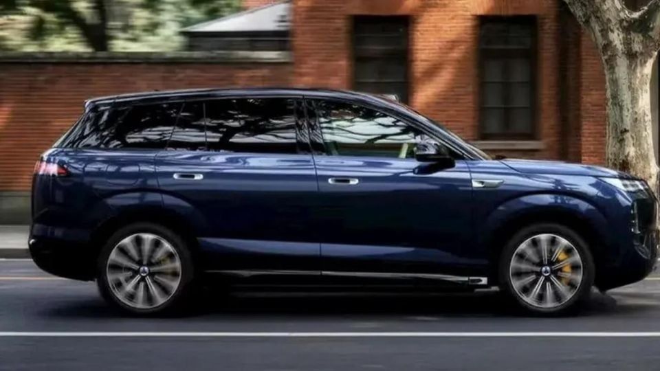 BYD представи премиум кросоувър с 1210 конски сили