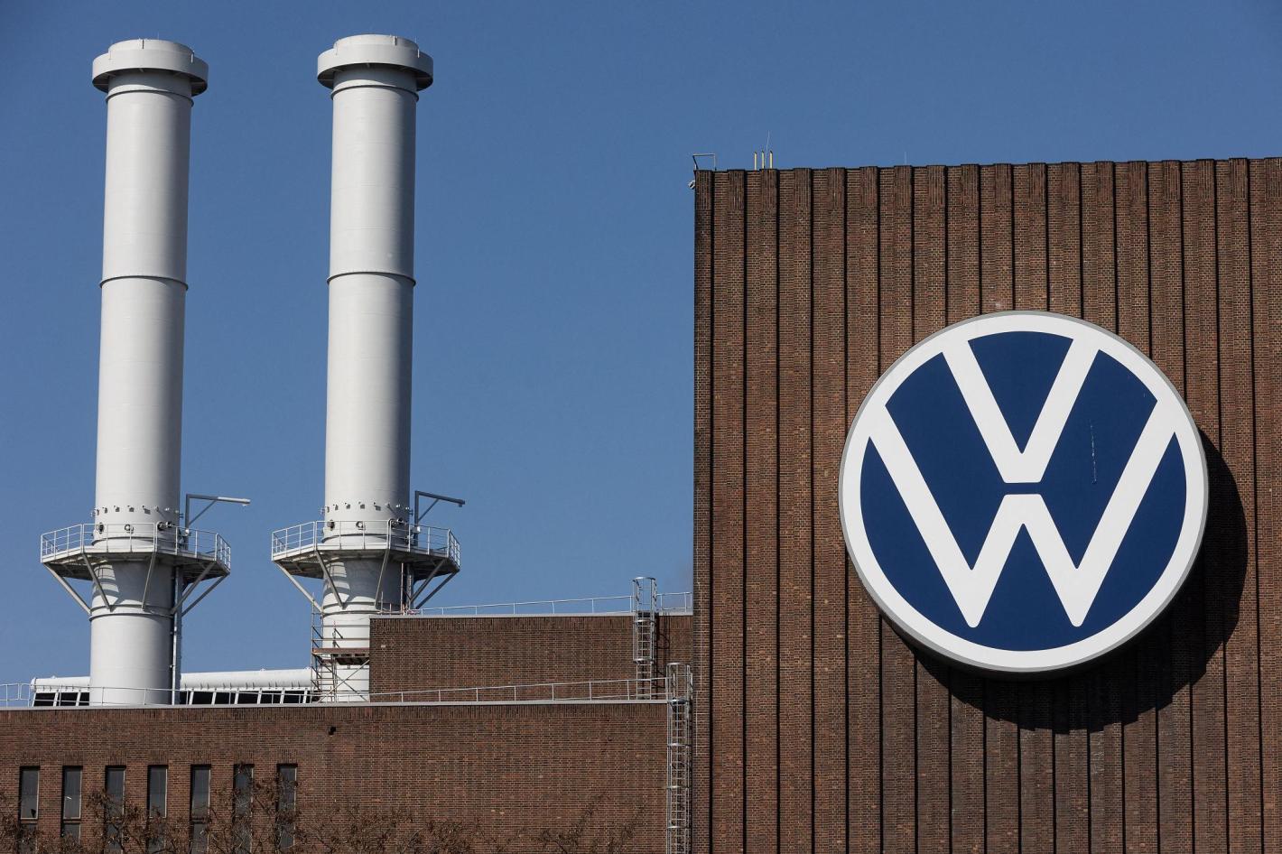 Тежък удар за Volkswagen: Загуба от близо 6 млрд. евро и планове за 100 000 съкращения