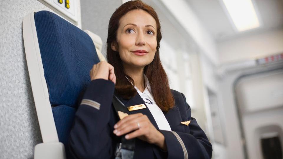 Падна голяма тайна, свързана с полетите и „мъртвата позиция“, в която стюардесите винаги отказват да...