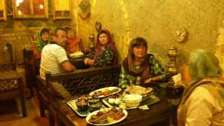 Шок в Техеран! Затвориха над 500 ресторанта заради поквара и нелегална музика