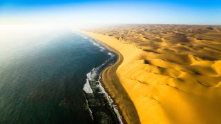 Нереално красиво! Мястото, където пустинята среща океана СНИМКИ