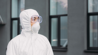 Плашат хората: Туристка разказа как китайците летят по време на пандемията