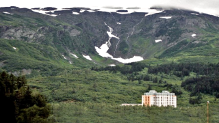 Градът, в който всички жители живеят в една сграда