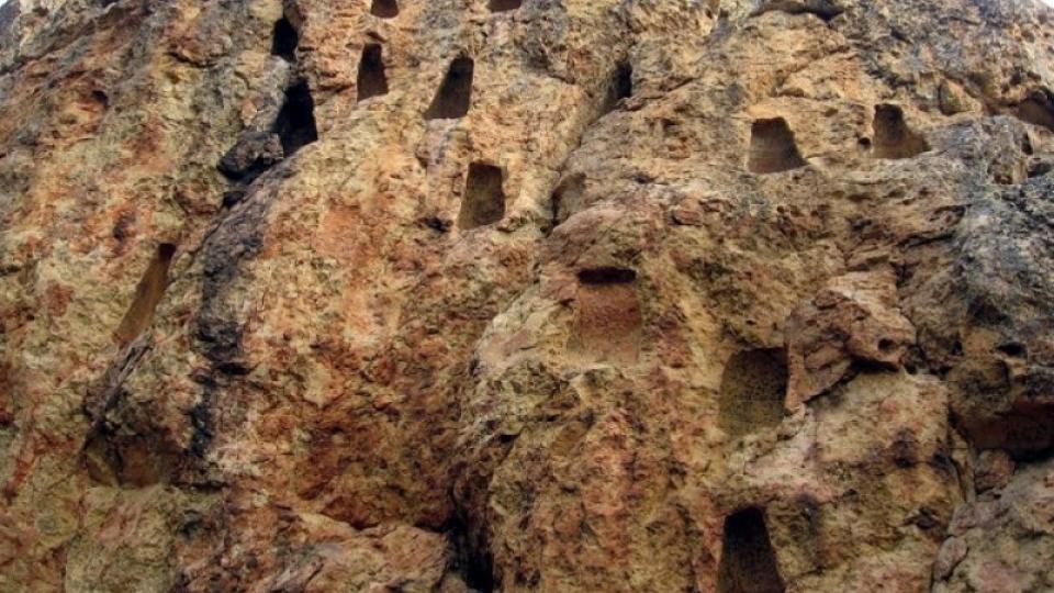 Една от най-големите мистерии у нас: Глухите камъни в Родопите и къде отива звукът