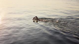 Шокиращо! Иван оцеля в открито море благодарение на детска играчка