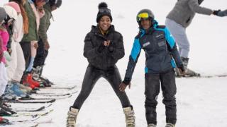 Веднага ще ви се прииска да сте при тези африканци, като видите какво правят докато Европа се пържи ВИДЕО