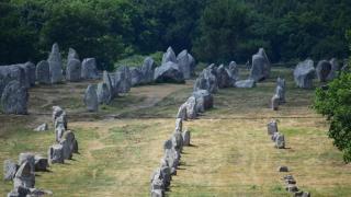 Френският Стоунхендж крие тайни на 6000 години, историците още не могат да разберат дали... СНИМКИ