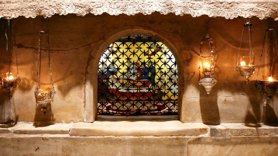 Този град пази мощите на истинския Дядо Коледа