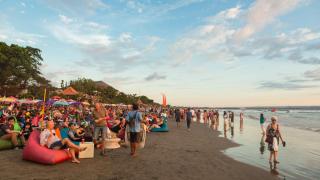 Край! Бали започва масови депортации на туристи, ето за какво ще ви изхвърлят от Рая