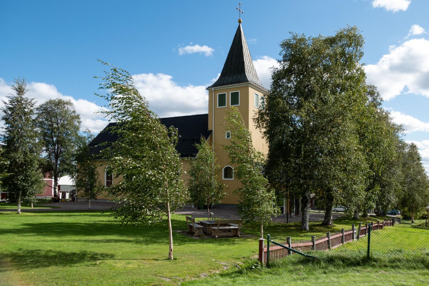 Топ оферта! Плащат ви, за да станете комшии на Дядо Коледа