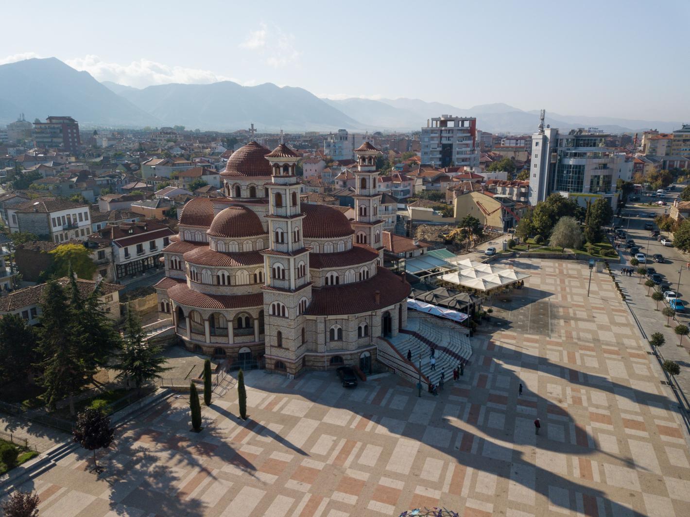 Българите все повече избират за почивка близки градове в Албания