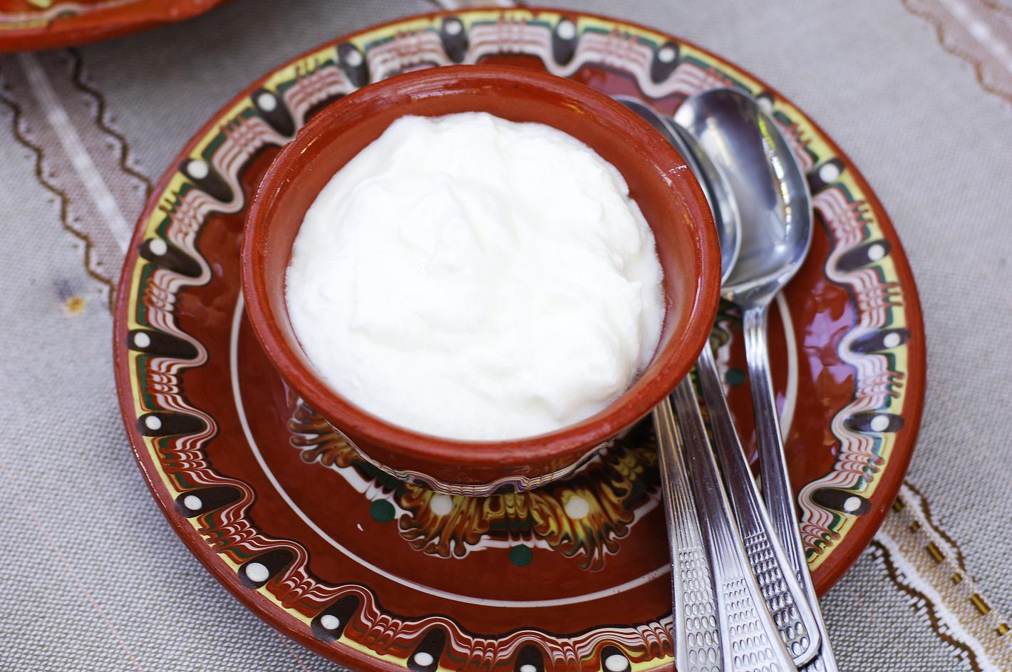Заради киселото мляко: Китайци луднаха по това място у нас
