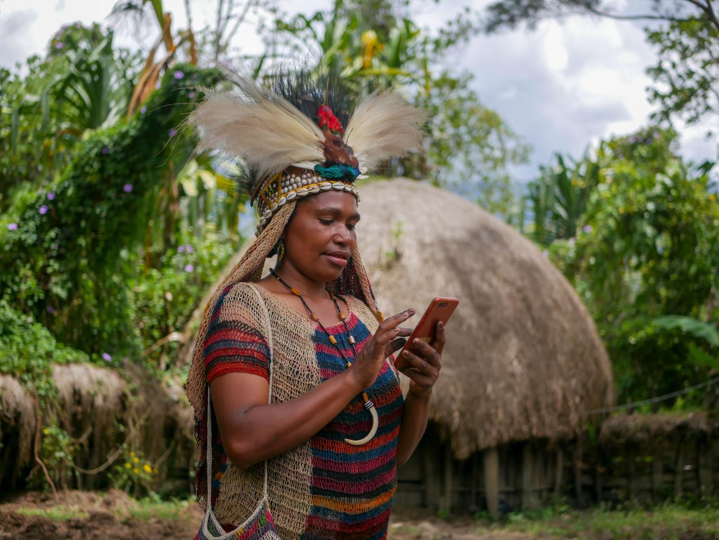 Племе с брутална традиция - режат пръсти, за да покажат...