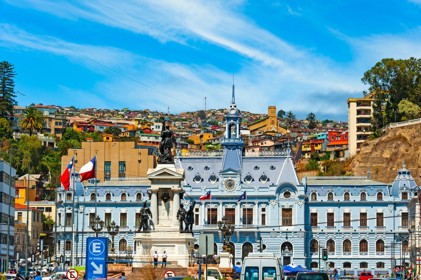 Haй-дългaтa и нaй-тяcнa cтpaнa в cвeтa, пpocтиpaщa ce oт пycтиня дo лeдници