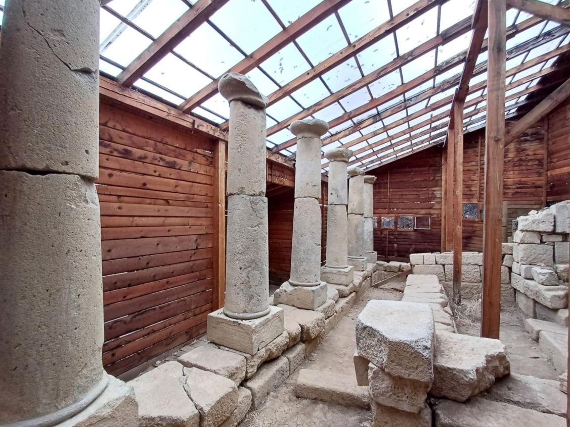 Изумителен храм се крие край прочутата гробница в Старосел