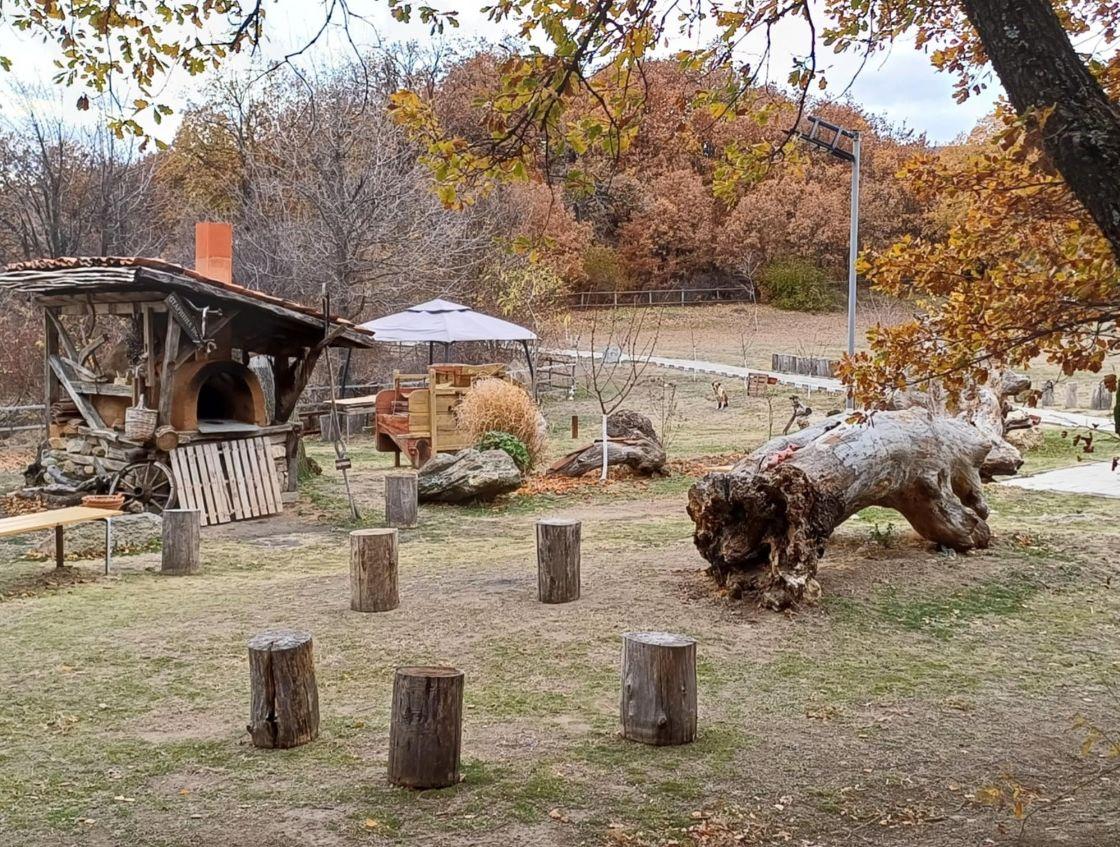 Изумителен храм се крие край прочутата гробница в Старосел