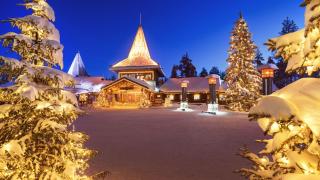 И селото на Дядо Коледа прегря - туристите са 10 пъти повече от местните