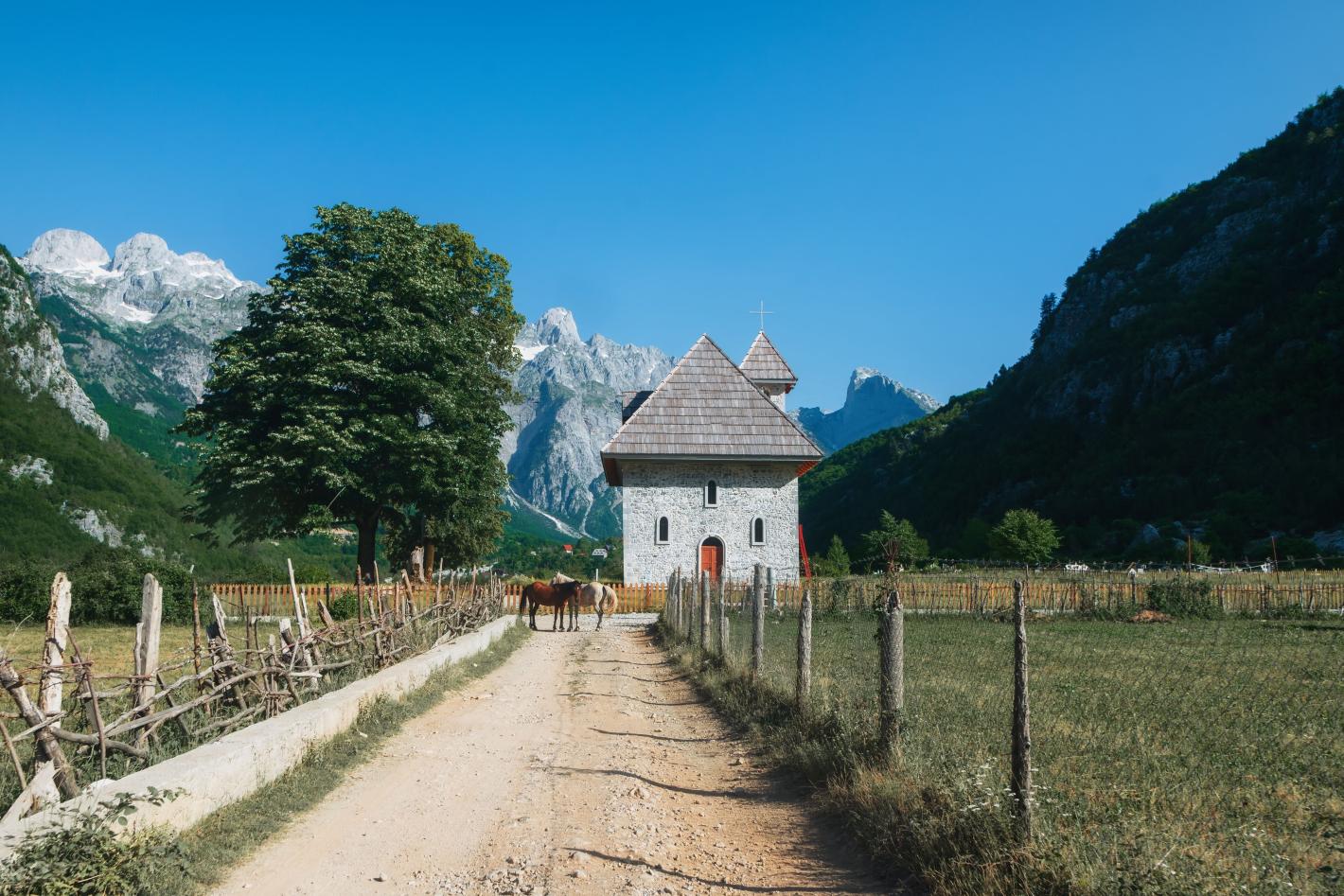 Албания предприема смел ход и променя правилата на туризма на Балканите