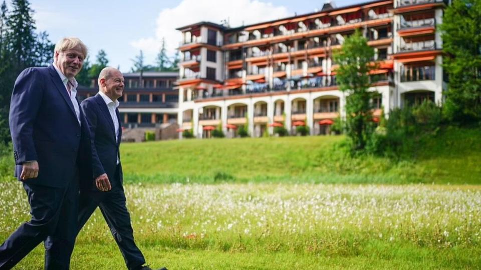 Дипломатически лукс: СПА курортът, който посреща редовно Борис Джонсън, а Байдън ходи, за да си прави масажи СНИМКИ