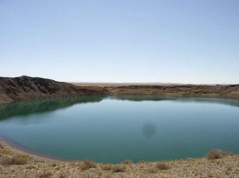 Атомното езеро, пълно с радиоактивна вода ВИДЕО