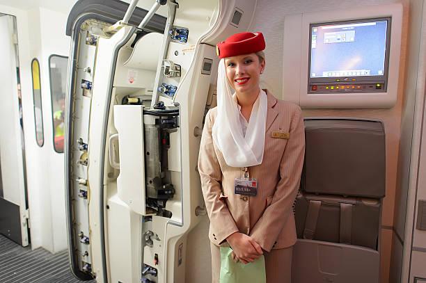 Стюардеса от Emirates разкри шокиращите забрани, които им налага компанията!