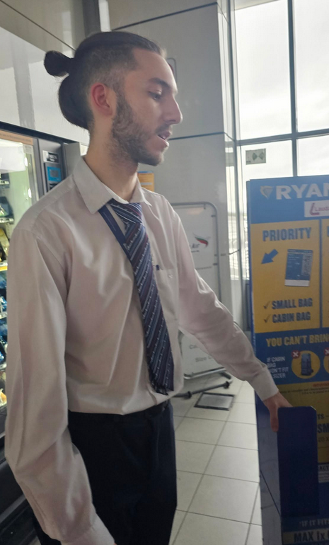 Ужас с багажа на пътниците на Ryanair в София СНИМКИ