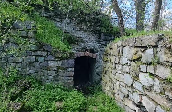 Стара турска баня в курорта Сливенски минерални бани привлича туристи